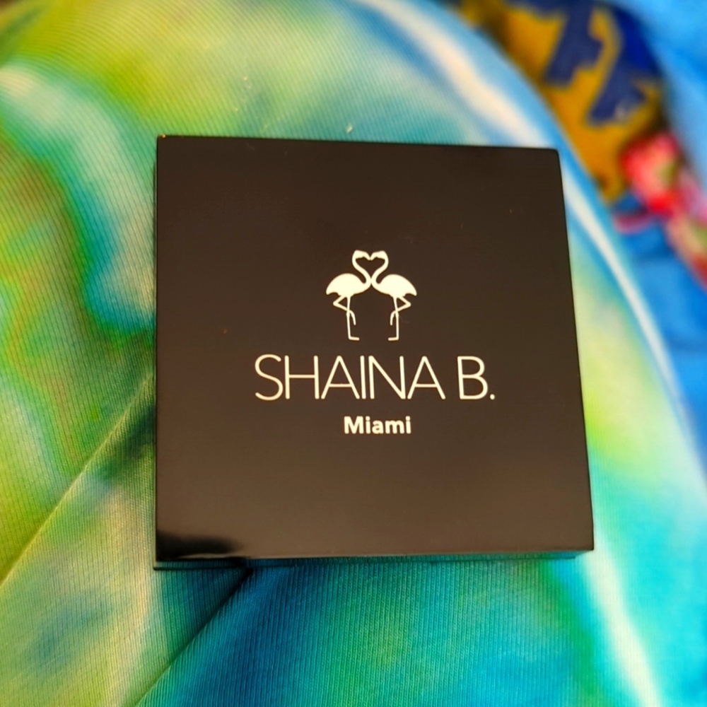 SHAINA B. Miami Eyeshadow Duo Soca & Bacchanal 2.1 g / .07 oz